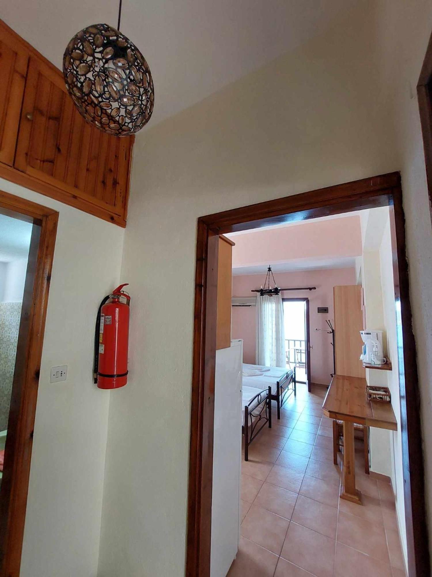 Violetta Studios & Apartments ميلينا المظهر الخارجي الصورة